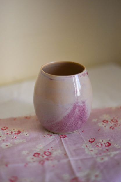 Petit vase en grès blanc